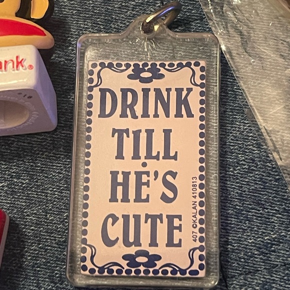 Assorted Vintage Keychain Collection - Picture 11 of 11